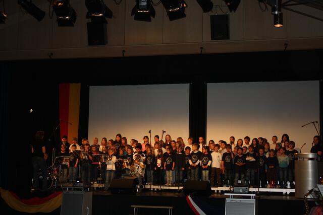 Die Kinder der Eichenwaldschule bei ihrem Auftritt in der Stadthalle.