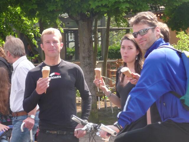 Das Eis schmeckt aber!!!