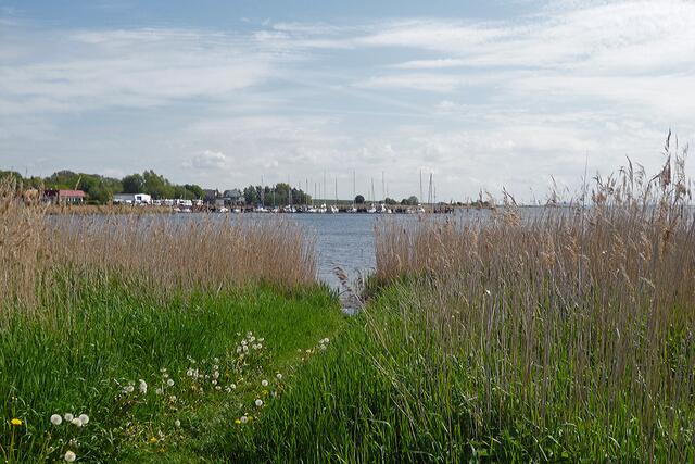 Blick vom Ende des Kirchsees auf die Marina Niendorf