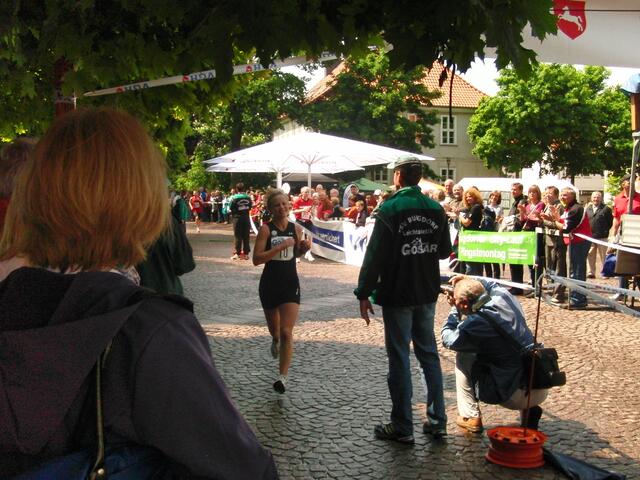 Ulrike Dreißigacker als erste Frau im Ziel.