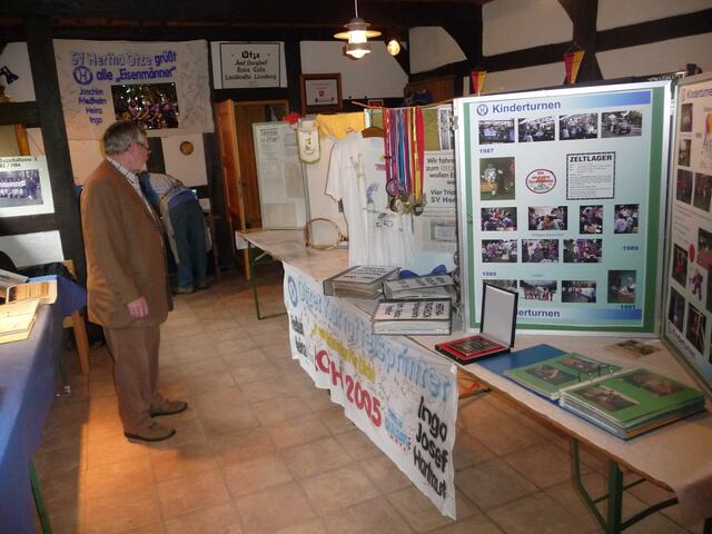 Alte Plakate, Zeitungsausschnitte, Urkunden, Medaillen, Fotoalben, Filme und vieles mehr war bei der Ausstellung zu sehen. Das Museum Burgorf hat schon nachgefragt, ob diese Ausstellung mal in Burgdorf ausgestellt werden könnte.