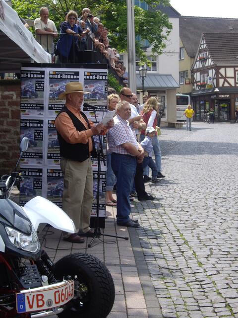 Harald Theis stellte die Oldtimer vor