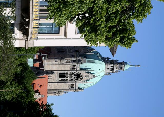 Von allen Seiten sichtbar: unser kunstvolles Rathaus