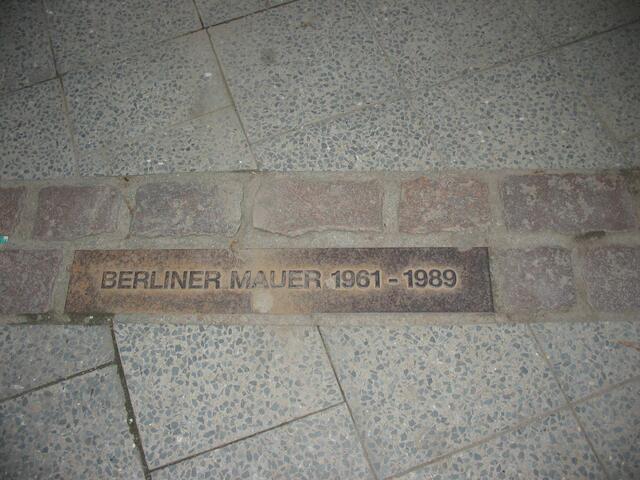 ..zieht sich durch ganz Berlin ...