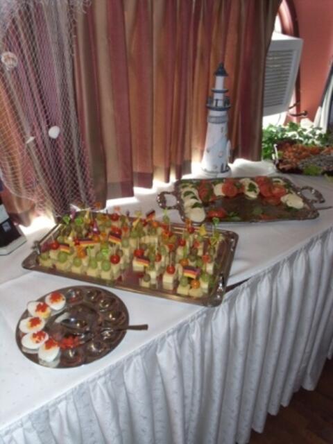Am reichhaltigen Frühstücksbuffet fehlt es an nichts