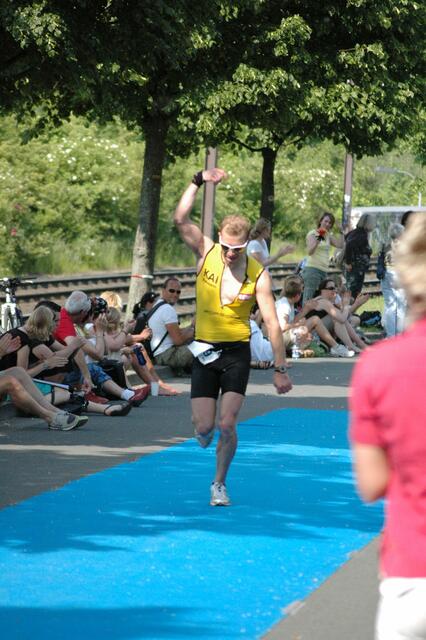 Kai ist nach unter 5 Stunden im Ziel.