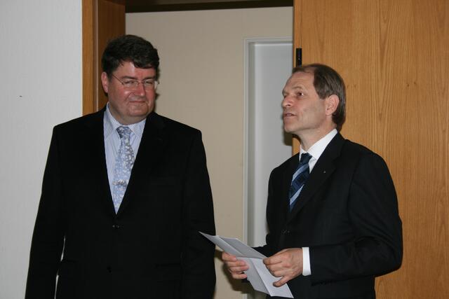 (2.v.l.) Uwe Deyle, Geschäftsführer der Starwaters Deyle Gruppe