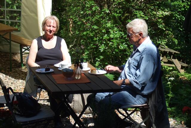 Kaffeetrinken in der Gaststätte Waldwinkel oberhalb von Springe