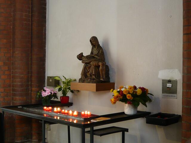 Ein gotisches Vesperbild (Pietà) aus dem 15. Jahrhundert