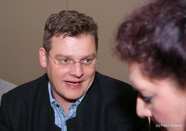 Friedberger Verkehrsvereispräsident Daniel Götz im Gespräch mit Sabina Scherer