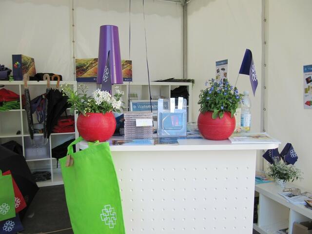 Verkaufsstand vor der Kirche