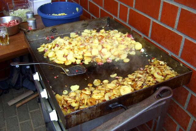 Dann wurde geschmaust! Bratkartoffeln