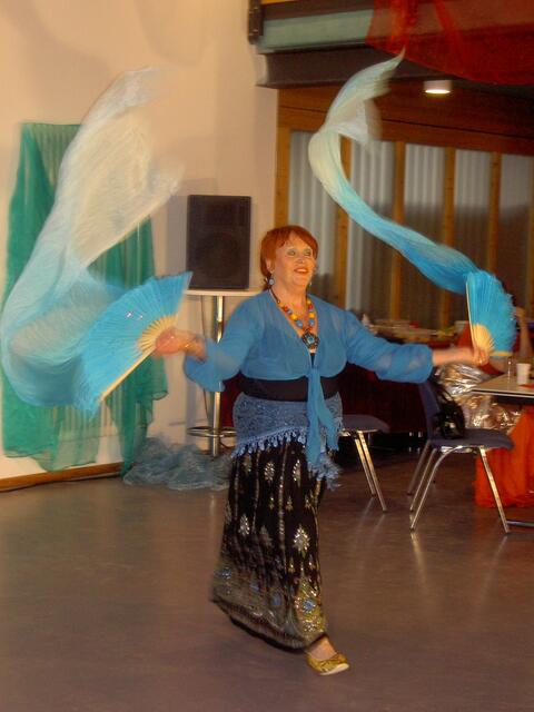 Rashia Narih mit Fächerschleier