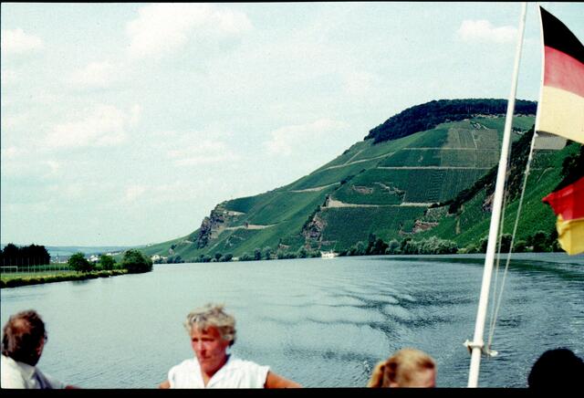 Mosel und steile Weinberge