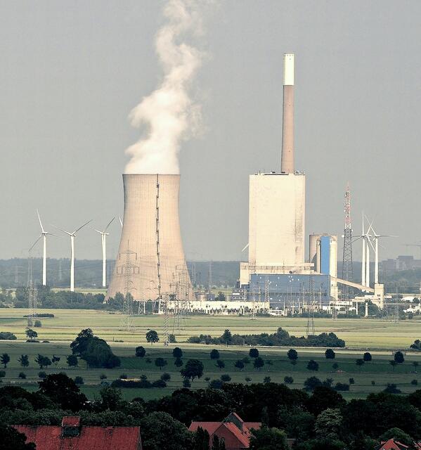 Freie Sicht bis zum Kraftwerk Mehrum