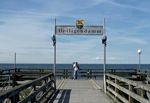 Die Seebrücke läuft allerdings auf einer Sandbank aus, so dass hier kaum größere Schiffe anlegen können.