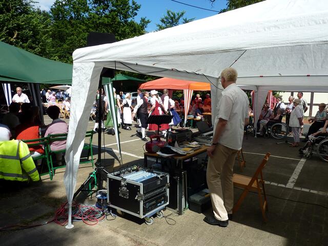 Klemens hat die Musikanlage betreut.
