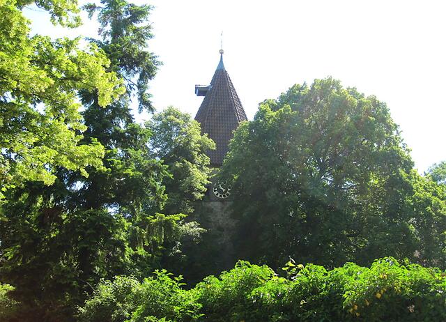 Der Turm der St. Georg-Kirche Jeinsen