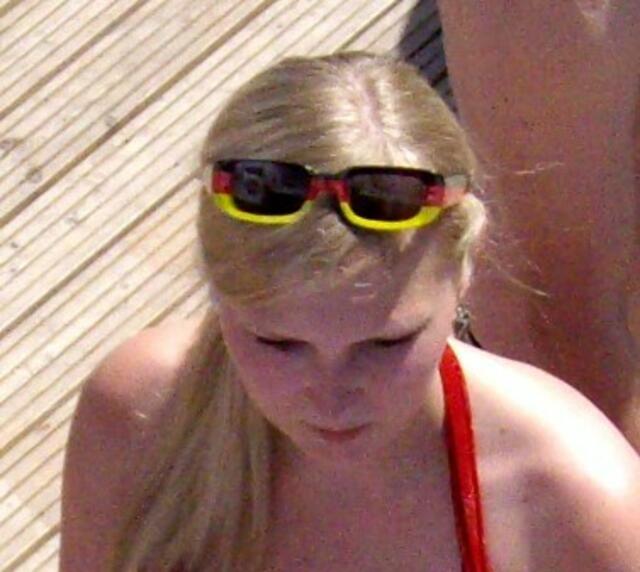 gut bebrillt, passt auf den Kopf und schützt auch die Augen