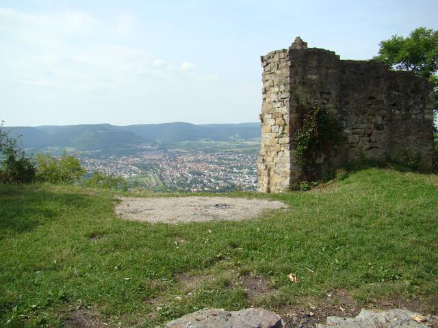 Die Aussicht, die man hier hat, ist eine der schönsten und größten, die irgend ein Berg des Landes gewährt