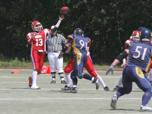 QB Nate Samas #13 agierte souverän. (Foto: Gerhard Pohl)
