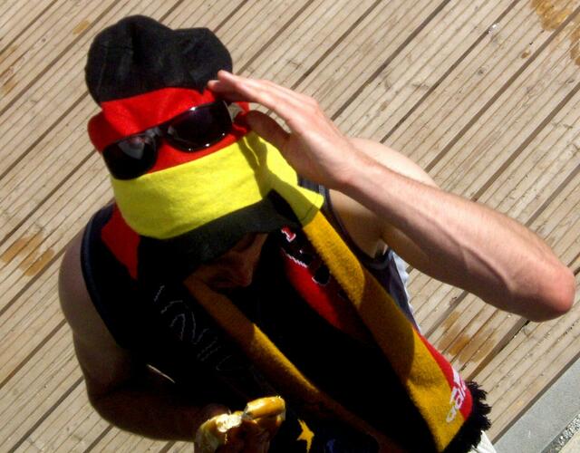 Schlapphut mit Sonnenbrille