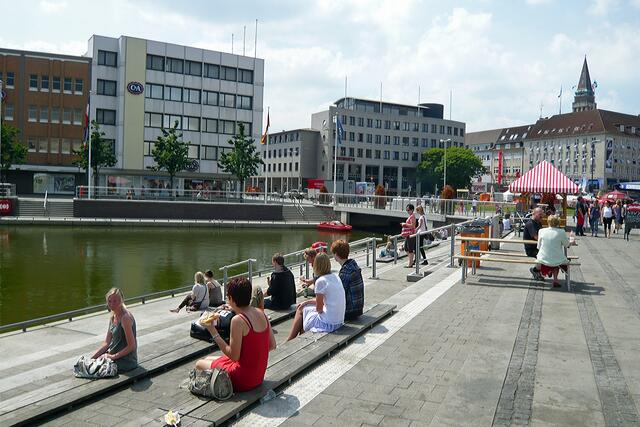 Die Anlage am neu gestalteten Bootshafen hat sich gerade in der Sommerzeit zu einem beliebten Ruhepunkt entwickelt.