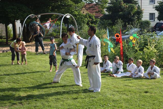 Vorführung des Teakwon-Do Centers unter Leitung von Herrn Braun | Foto: Andreas Schnepp