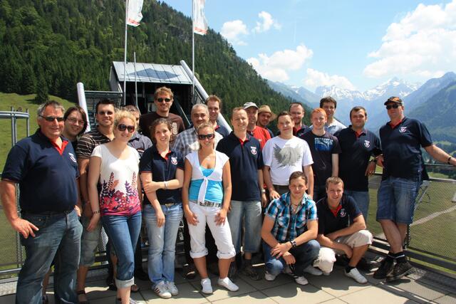 Auf der Panorama-Plattform des Schanzenturms in der Erdinger-Arena in Oberstdorf