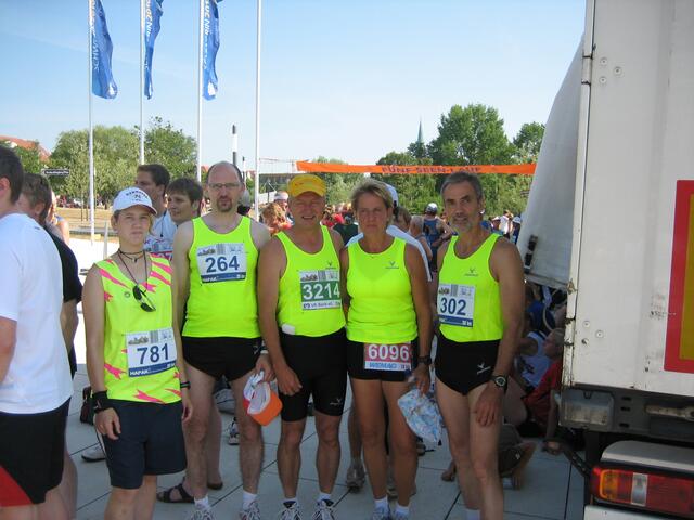 Am Start: Mandy, Jochen, Jürgen, Birgit und Reinhardt
