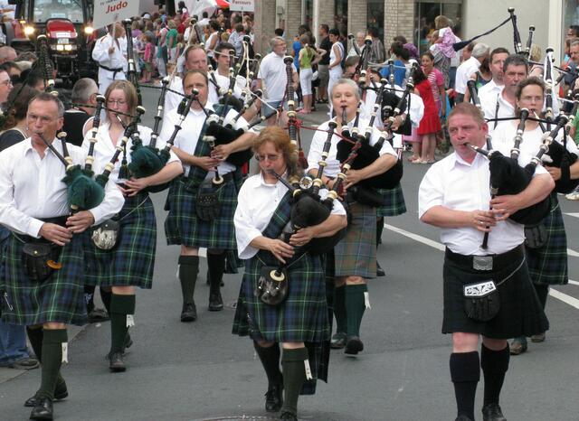 Dudelsackmusik zum Festzug