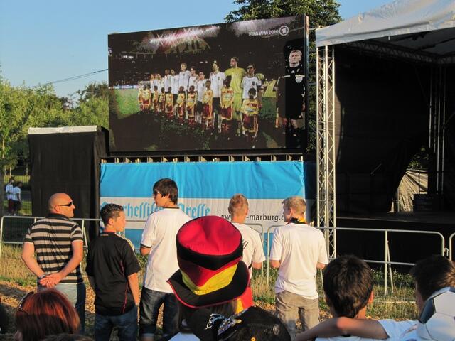 Große Erwartungen am Spielbeginn...