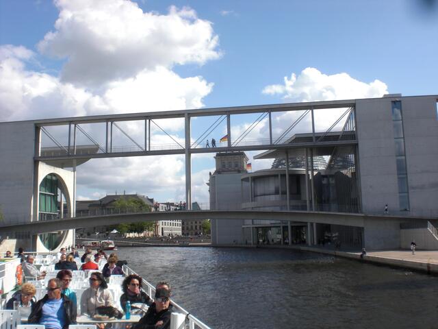 Verbindungsbrücke im Regierungsviertel, die sogenannte "Beamten-Laufbahn"