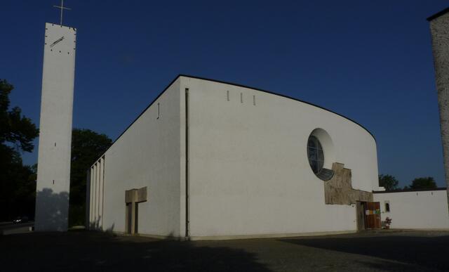 Die Kirche zur Heiligsten Dreifaltigkeit in Göggingen