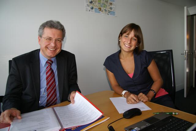 Unser schwäbischer Europaabgeordneter: Markus Ferber und seine neue Pressereferentin Stefanie Becker.