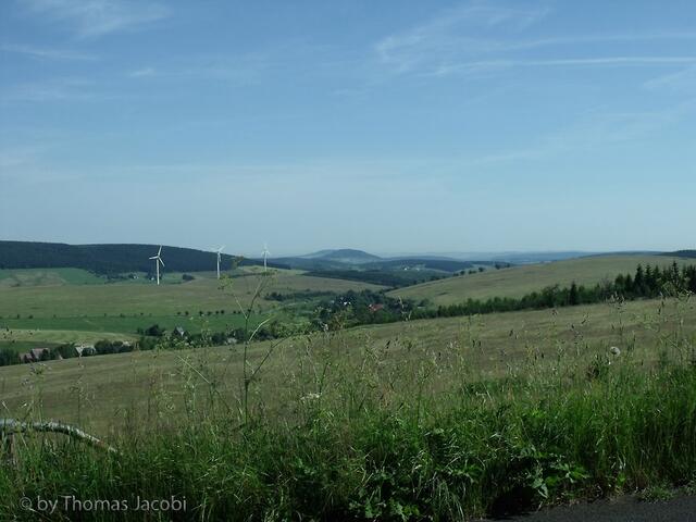 Auf dem Weg vom Klinovec nach Medenec: Blick zum Bärenstein und Pöhlberg.