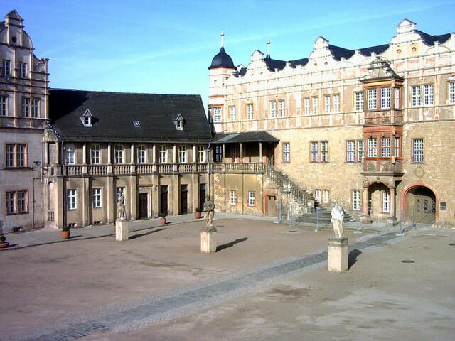 Wolfgang-Bau (rechts) von 1538-39