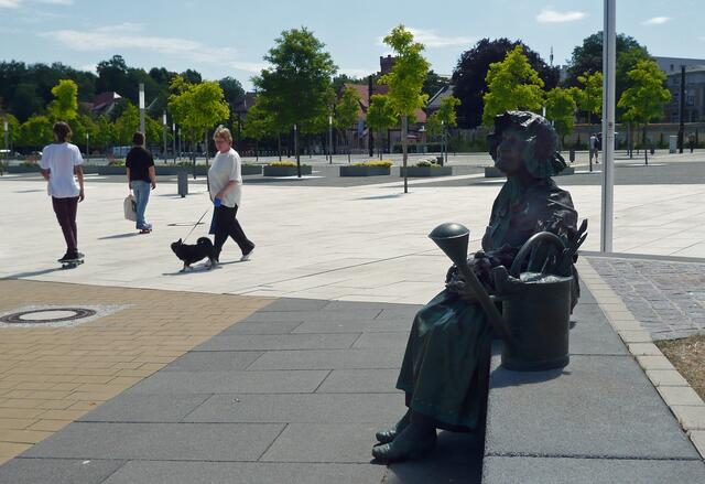 Der ehemalige Eingangsplatz der Buga 2009 trägt jetzt den Namen der Blumenfrau Bertha Klingberg.
