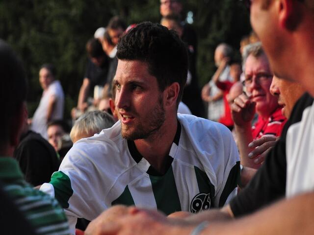 Moritz Stoppelkamp war ein wenig zu schnell und landete in der Tribüne