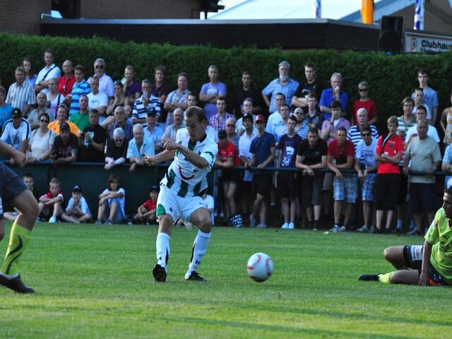 Schlaudraff trifft zum 4:1