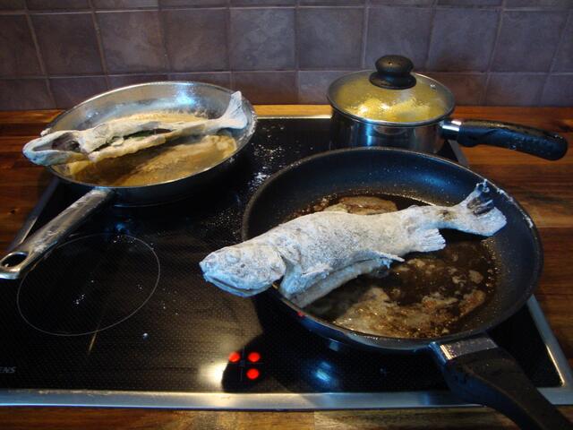 Mit Fischpfanne wäre das einfacher.