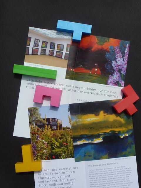 Im Land zwischen den meeren war Emil NOLDE (1867-1956) zu Hause. Auch ihm erteilten die NAZIs Malverbot und ächteten den talentierten Maler als "entartetetn Künstler - SEEBÜLL wurde zum Ort der Zuflucht. a&s-Installation / Hommage. E.N.