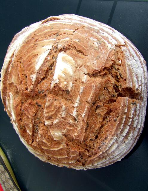 Kräftiges und würziges Brot ...