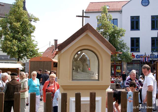 Friedberger Zeit 2010: Neben der Ludwigstraße hat der erste Kniefall seinen Platz