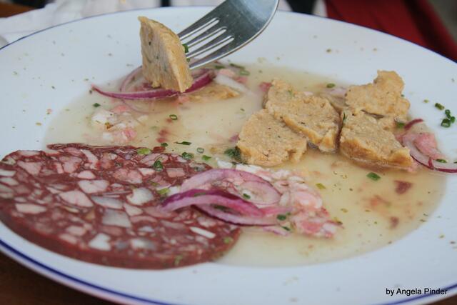 ...was ist DAS denn? Seltsames Gericht!