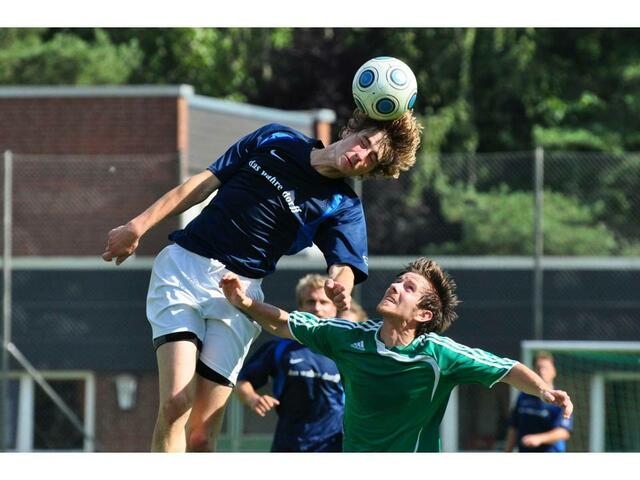 Obenauf: Thorben Schierholz traf zweimal gegen Altwarmbüchen