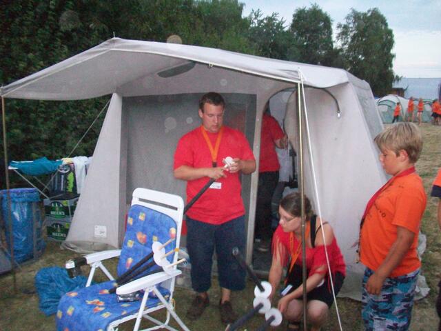 Der Kreiskönig verteilt auch