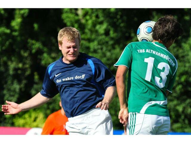 Marcel Grebe mit dem Kopf