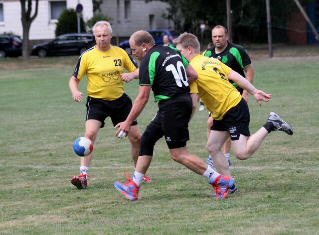 Fast sieht der Spielzug wie "Fußball aus"