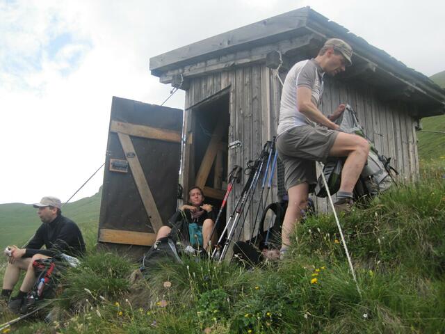 Ein Notbiwak - während der Pause fängt es zu Gewittern an